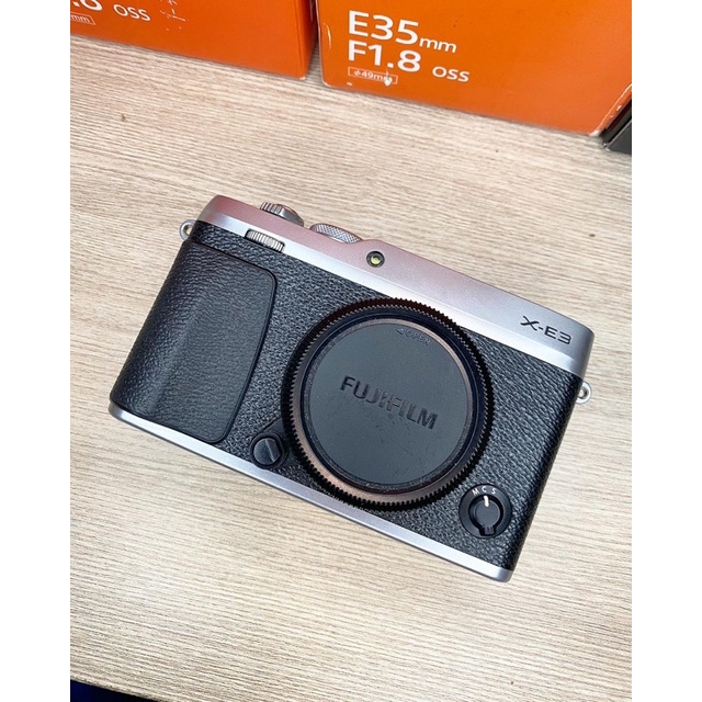 KAMERA FUJIFILM X-E3 BODY ONLY - KAMERA MIRORLES FUJIFILM X-E3 BODY ONLY SEPERTI BARU - FUJIFILM XE3