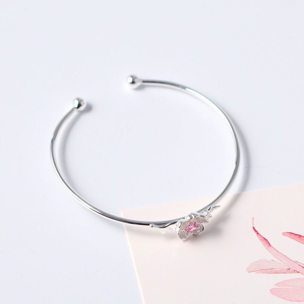 Gelang Model Terbuka Desain Bunga Sakura Warna Putih Gaya Korea Untuk Wanita