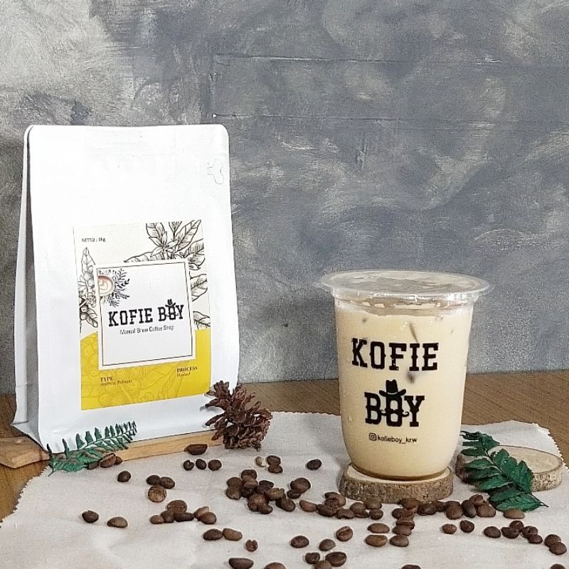 

Biji kopi blend kofieboy 200gram.