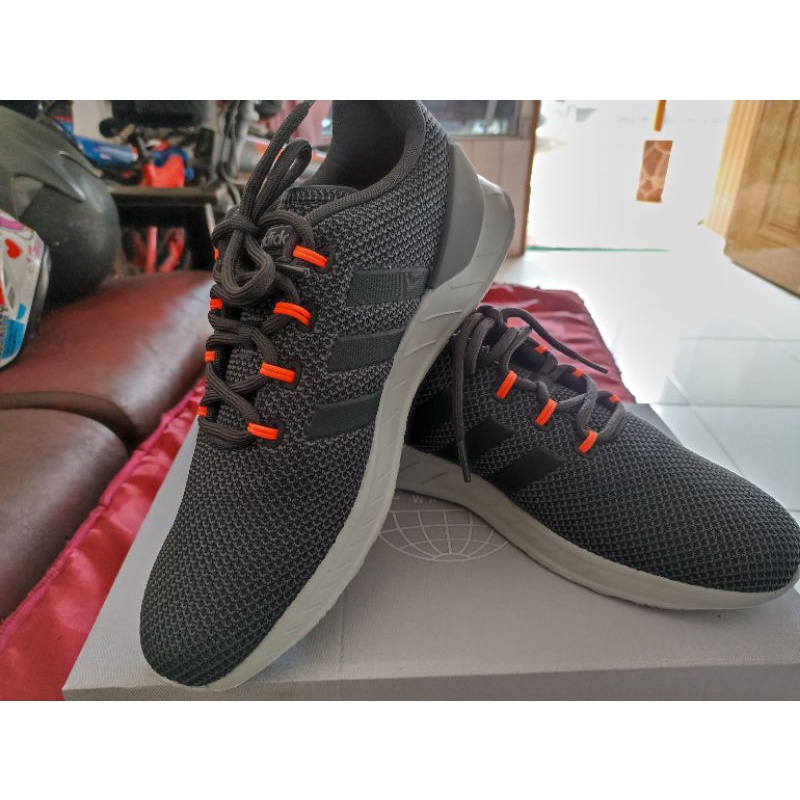 Sepatu Lari Pria Adidas Running Questar Flow NXT