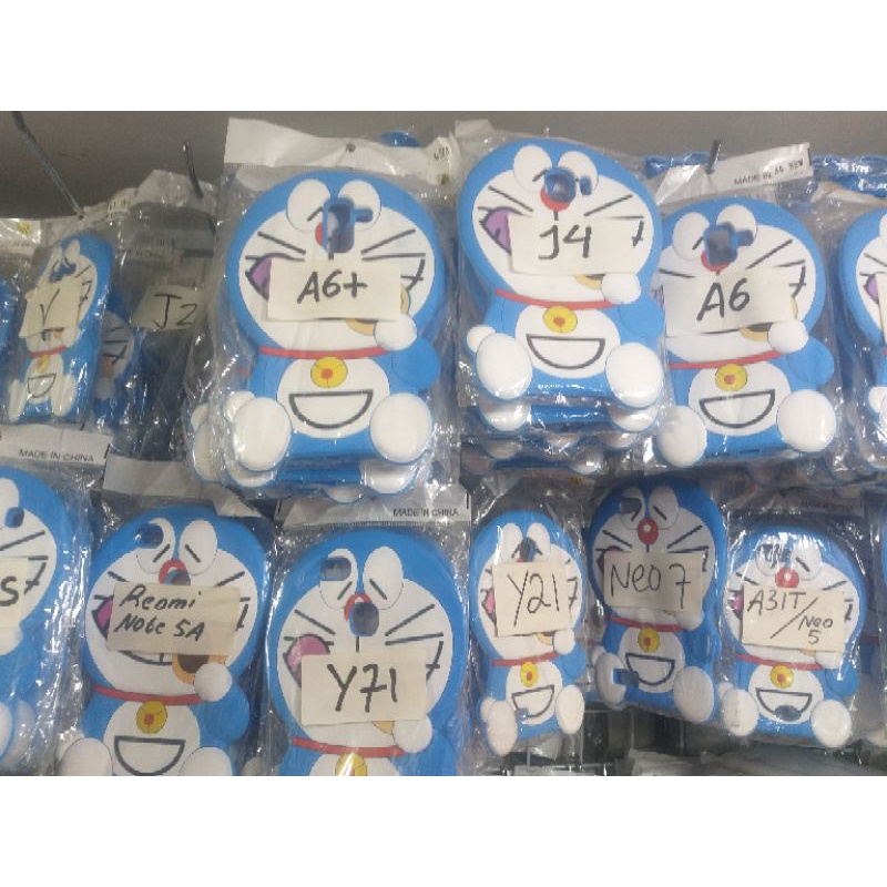 Silikon Softcase Doraemon SAMSUNG J1 ACE / J2 / J3 / J4 / J5 / J6 / A6 / A6+ / A20S / A50 / V / GRAND NEO / GRAND 2 / OPPO F1 / F7 / NEO.5 / NOE.7 / A5 2020 / A9 2020 / A71 / VIVO Y71 / Y21 / ANDROMAX A / LENOVO A6000 / REDMI 5A / REDMI 8A / REDMI 2S