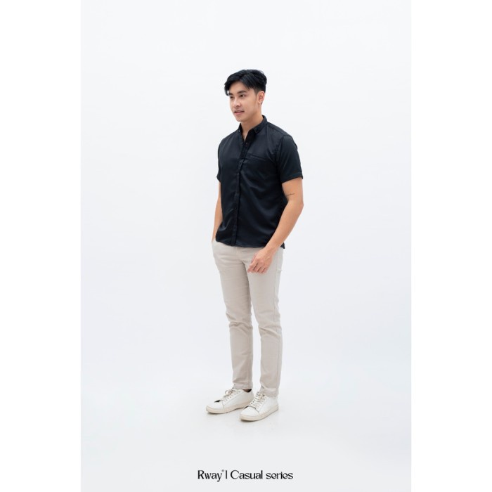 Kemeja Pendek Pria Hitam Casual Santai untuk Fashion Daily