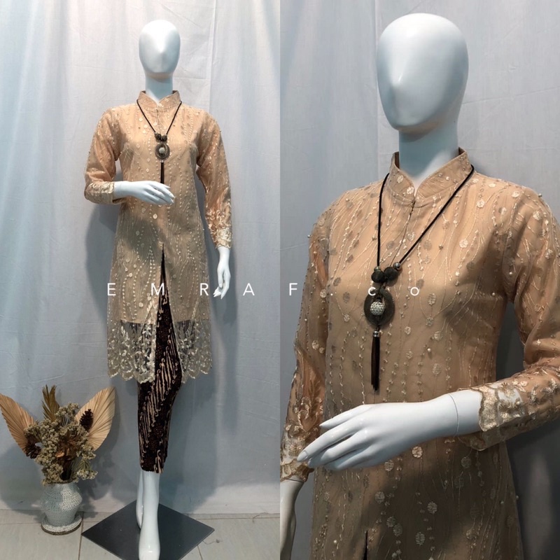 Kebaya Tunik / Tunik Brokat / Kebaya Modern / Kebaya tile / Kebaya Favorite / Batik Couple