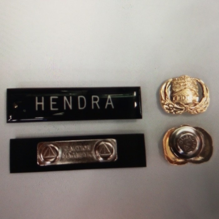 

Name Tag Nametag Papan Nama Dada Hitam Doff & Lencana Korpri Magnet