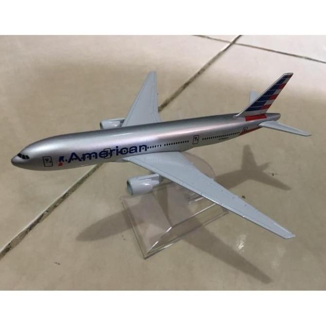 Pesawat diecast miniatur American Airlines Boeing B777-300ER