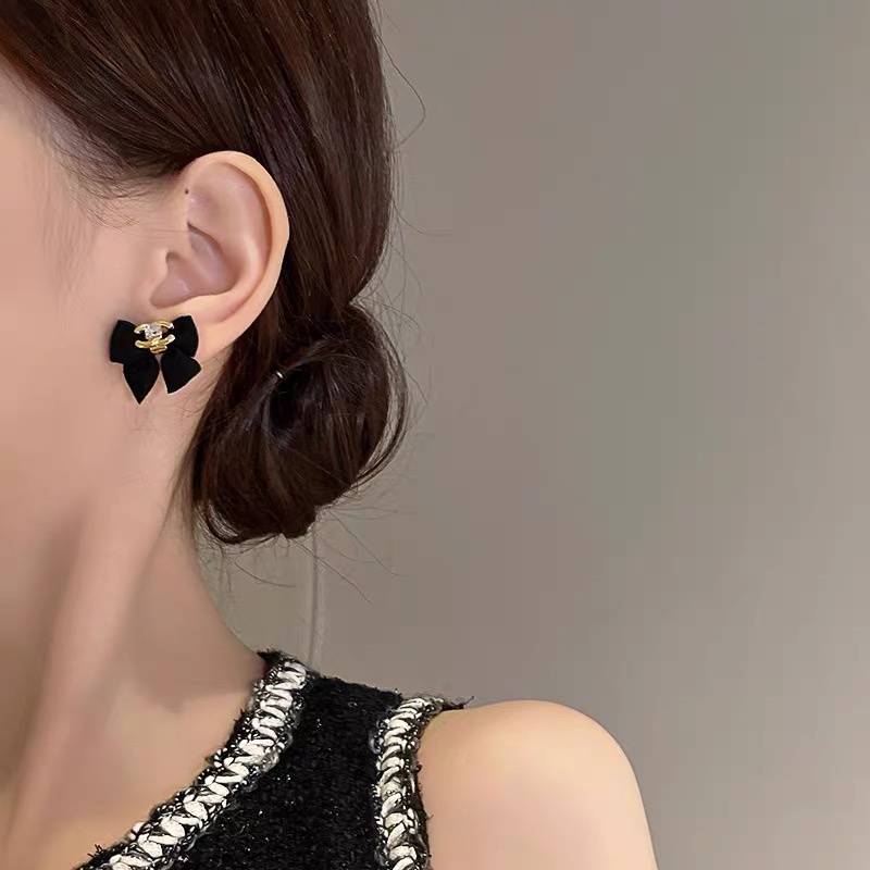 Anting Desain Chanel Pita Hitam Bahan 925 Silver Needle Gaya Retro Perancis Untuk Wanita