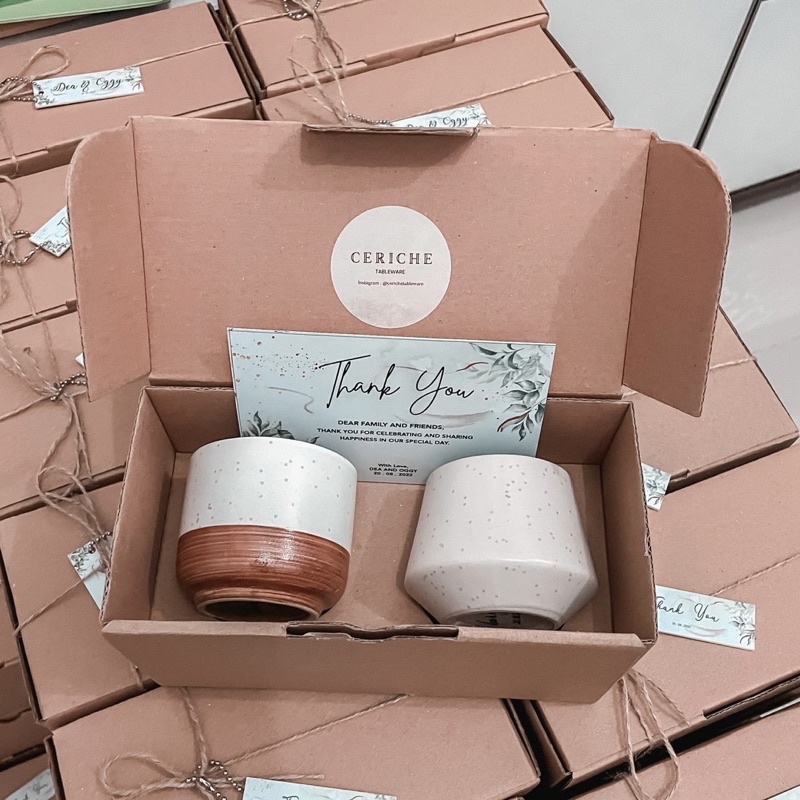 

Hampers Kado Ceriche / Hampers Christmas/ Natal / Wisuda/ Graduation / Wedding / Nikah / Ulangtahun