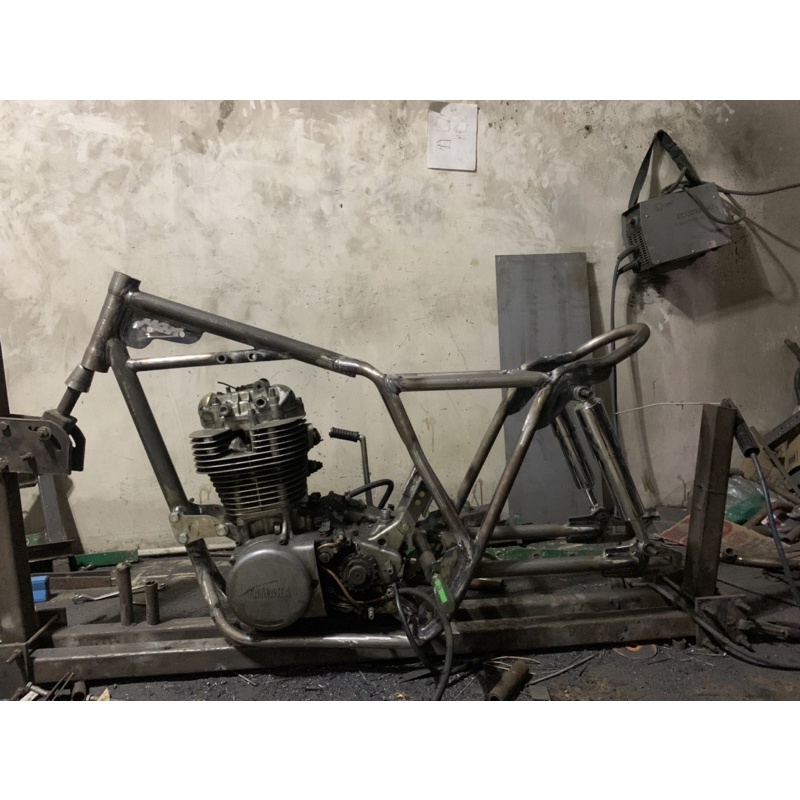 rangka custom sr400 model heiwa,frame custom sr400