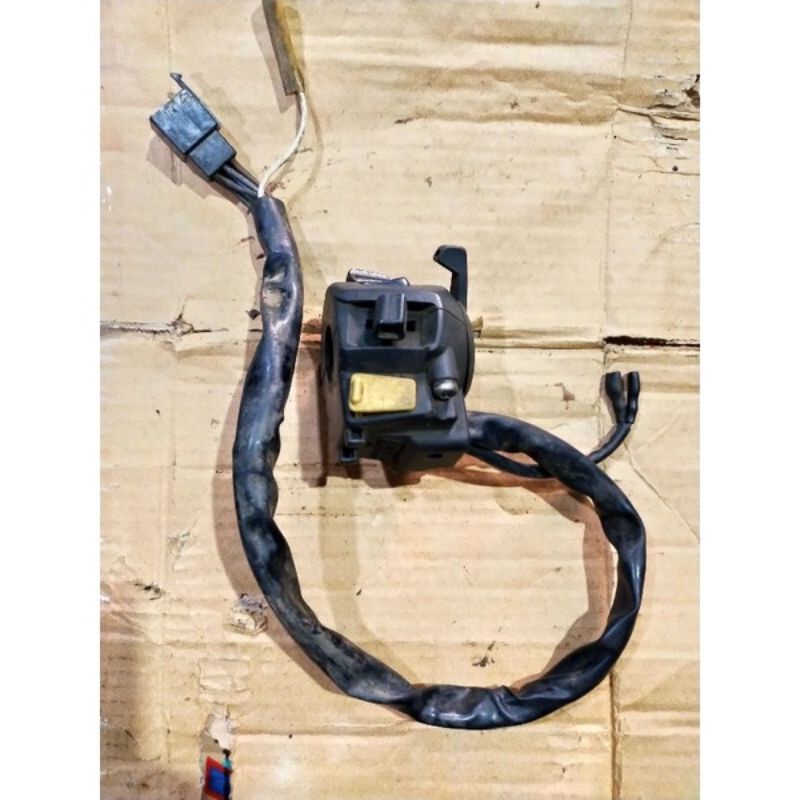 saklar holder tombol kiri tirev tiger revo ori copotan motor, bisa untuk megapro tiger 2000