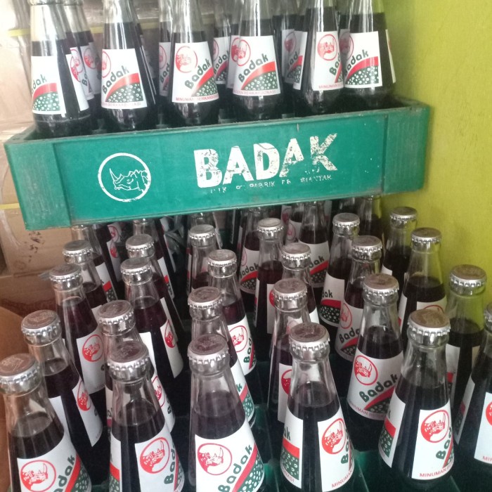 

Tokopratiwiw - Minuman Cap Badak Sarsaparilla Per Krat 24 Botol