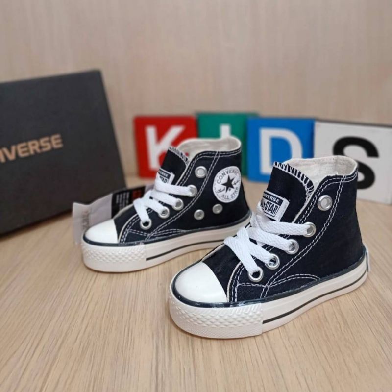 sepatu anak converse 70's black white sudah termasuk box &amp; bonus kaus kaki .