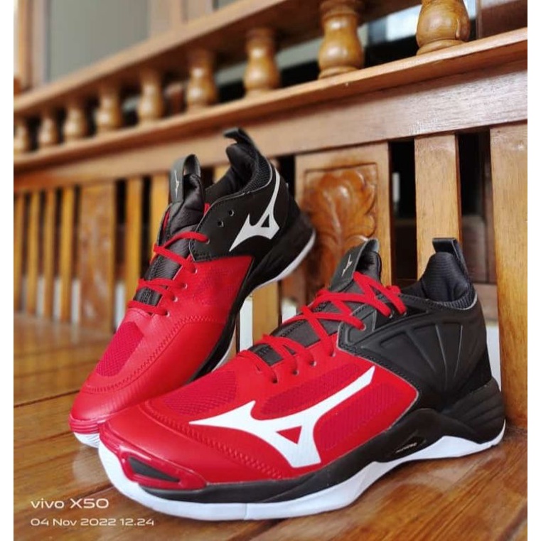 Mizuno Momentum 2