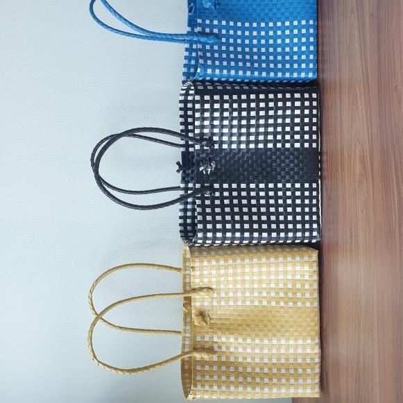 Ayana Bag - Tas Anyam Plastik, Tas Parcel Hampers, Shopping Bag Jumbo - Hitam