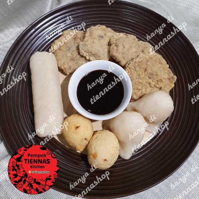 

Pempek CAMPUR Tiennaskitchen