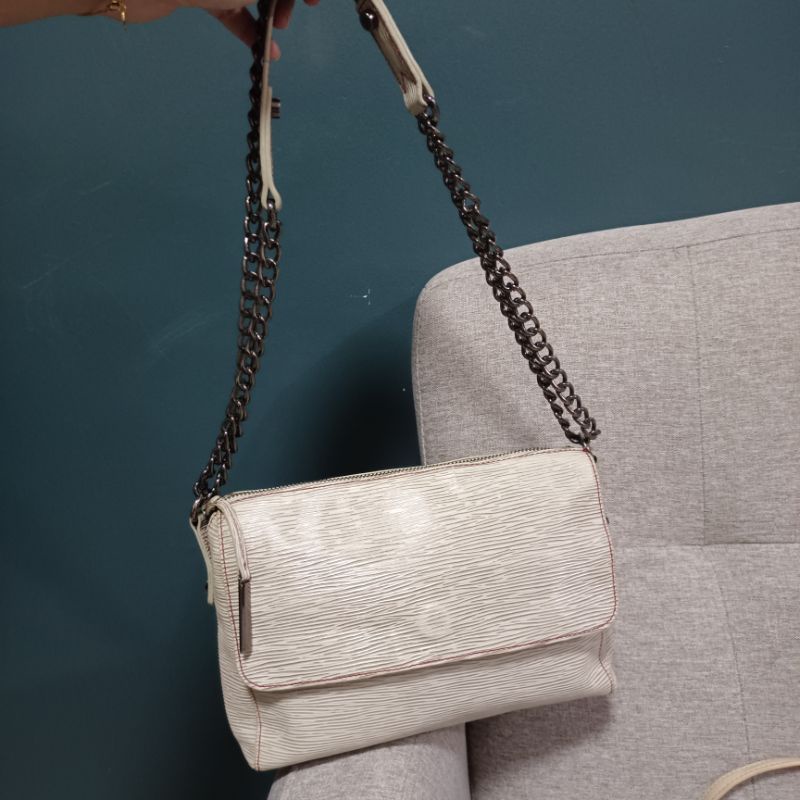 Sling Shoulder Bag Rantai Broken White by Benetton