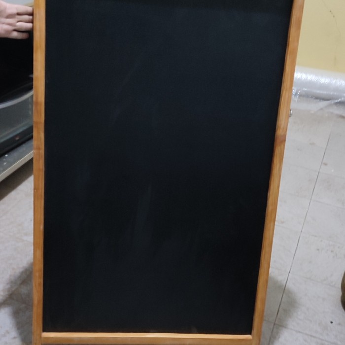 

Papan Tulis Kapur Blackboard 2 Muka Standing [Populer]