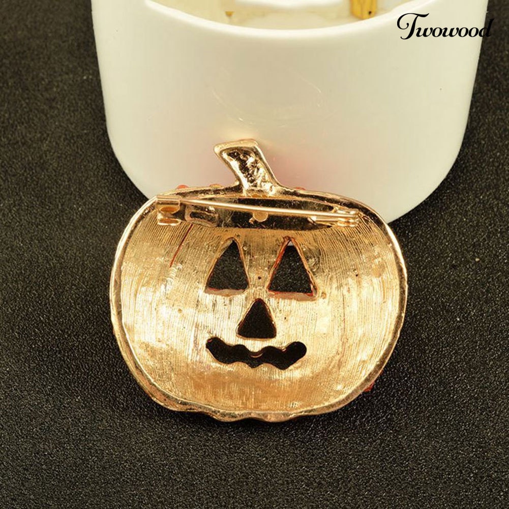 Twowood Bros Pin Bentuk Labu Halloween Hollow Aksen Berlian Imitasi Untuk Aksesoris Jakettas