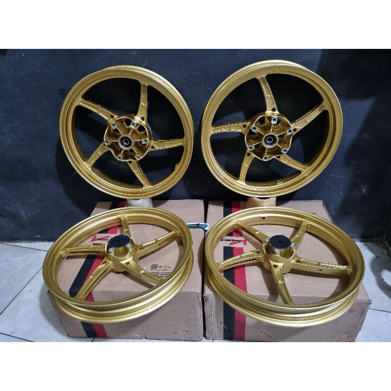 VELG racing V Rossi mamba palang 6 ninja RR R dan SS lebar 2.15 dan 3.00 model OZ RACING