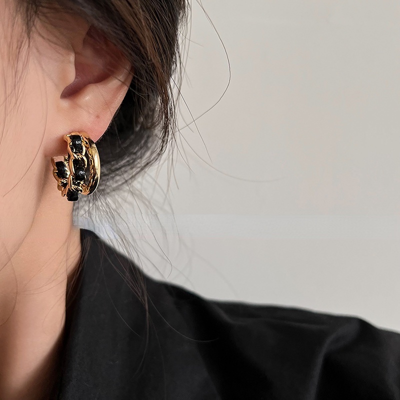 Anting Stud Tindik Warna Hitam Gaya Vintage Untuk Wanita