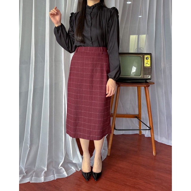 KANON - Amber Pencil Flannel Skirt - Rok midi dan maxi pensil flanel model vintage korean look hijab friendly