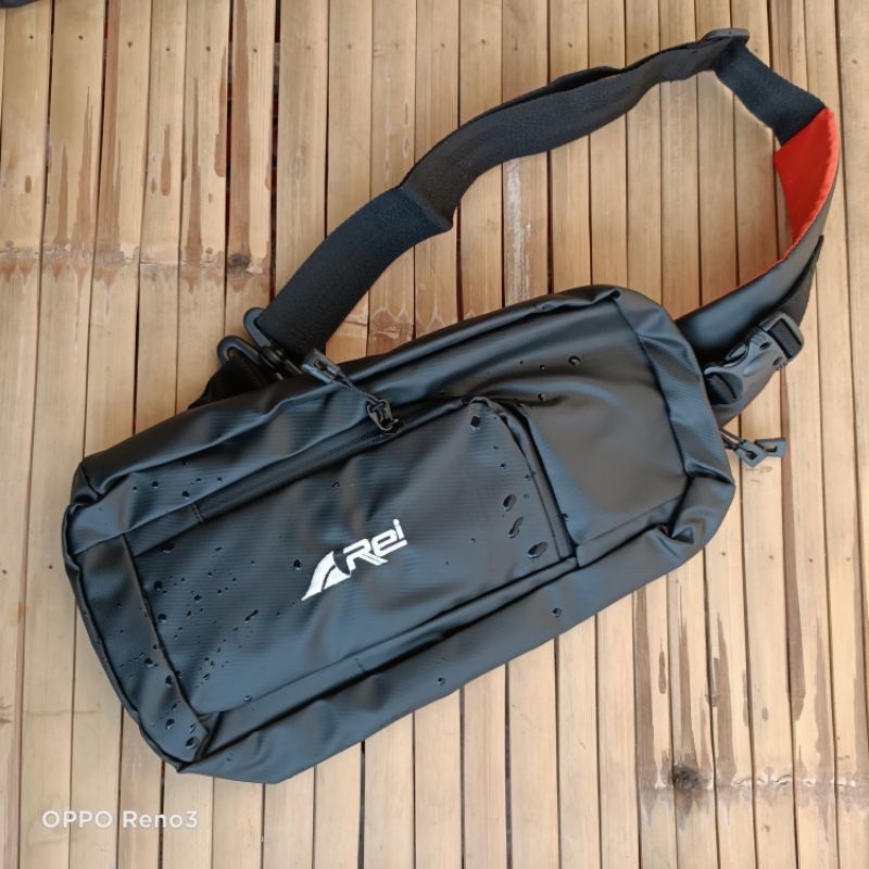 Tas slingbag pria wanita waterproof anti air tas selempang pria wanita waterproof anti air hazle tas
