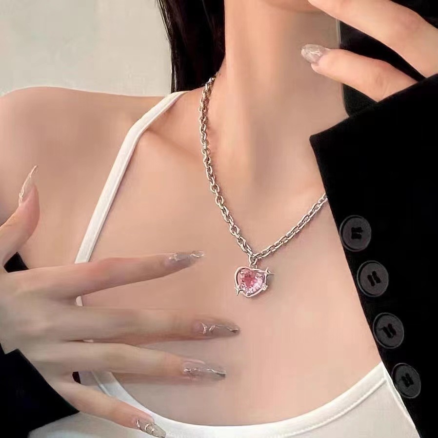 Kalung Choker Rantai Klavikula Hias Liontin Hati Kristal Warna Pink Untuk Wanita