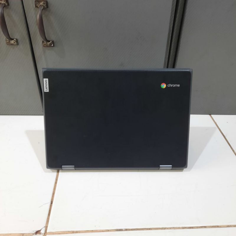 Lenovo Flip Chromebook 300e (Touchscreen) Bisa Jadi Tab OS. Chrome Super Slim, Ringan, Mulus