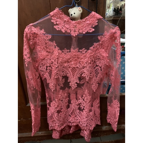 kebaya wisuda pink by indah bordir