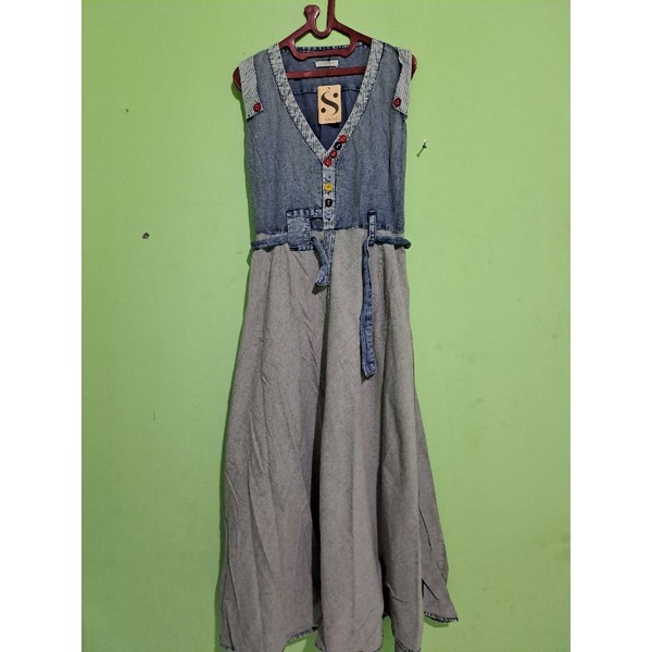 Dress Gamis bahan denim lembut merek Semut