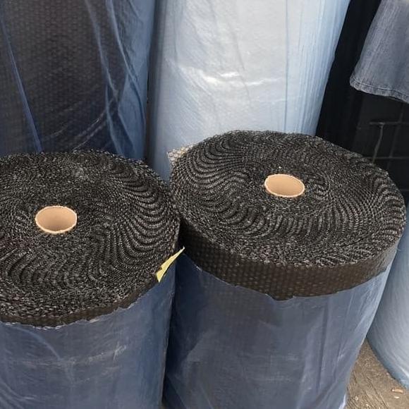 

BUBLE WRAP HITAM 60 CM X 50 M / BUBBLE WRAP HITAM