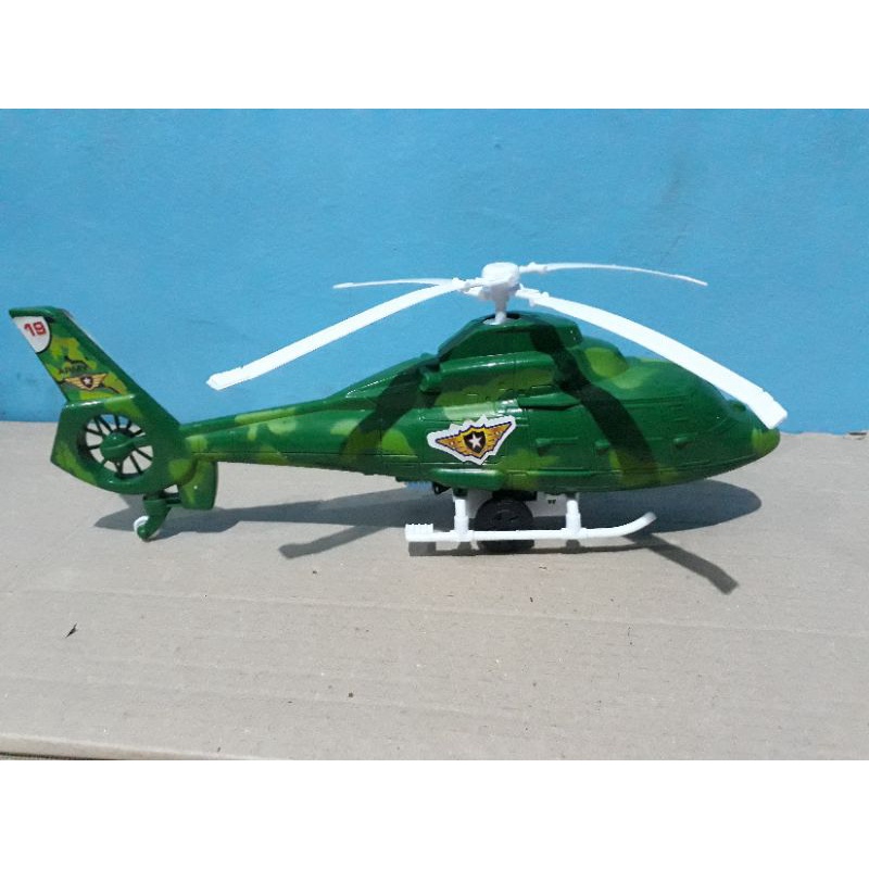 MAINAN PESAWAT TENTARA