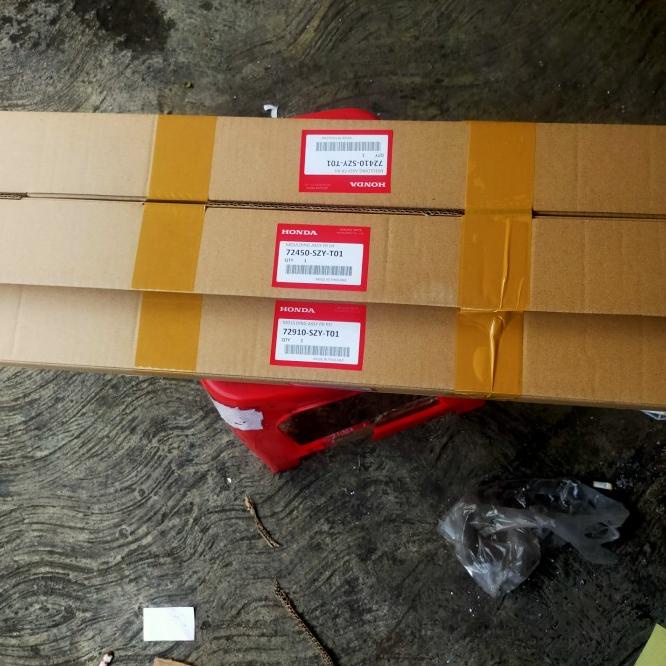 Pelipit Kaca Honda Freed Original