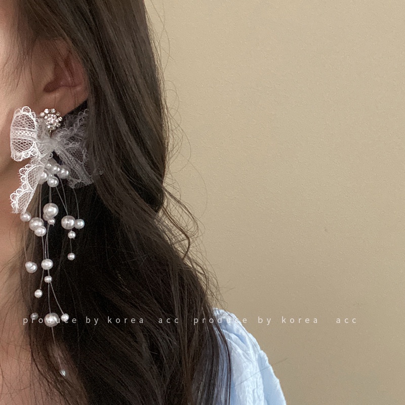 Anting Tusuk Gantung Desain Pita Lace Hias Mutiaraberlian Gaya Korea Untuk Wanita