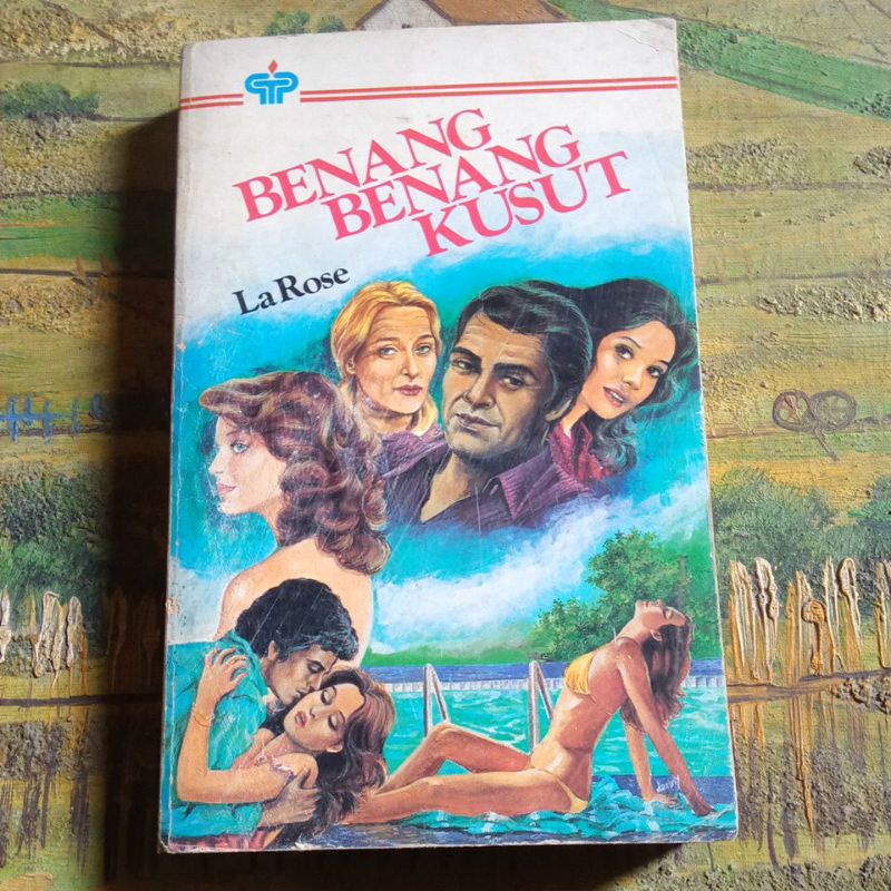 Novel Benang-benang Kusut, La Rose