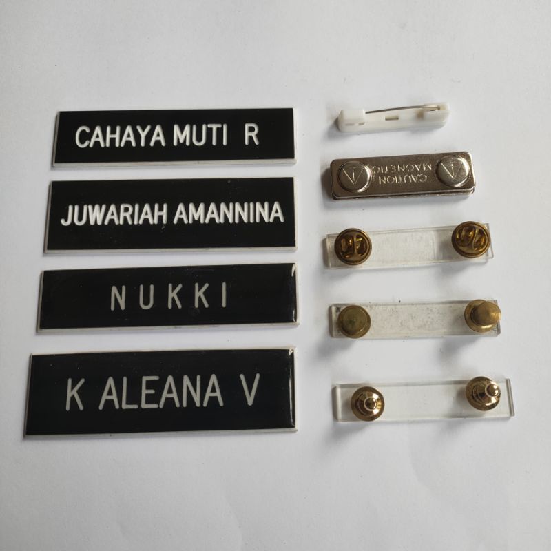 Nametag PNS / Nametag Akrilik Glossy / Nametag Gravir / Nametag Akrilik Murah / Nametag Murah / Name