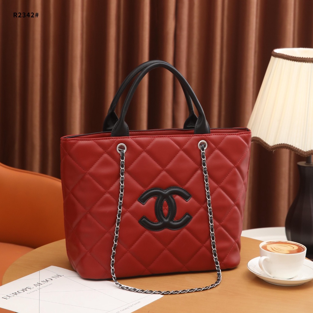 Ch Quilted Grand Shopping Tote Bag R2342