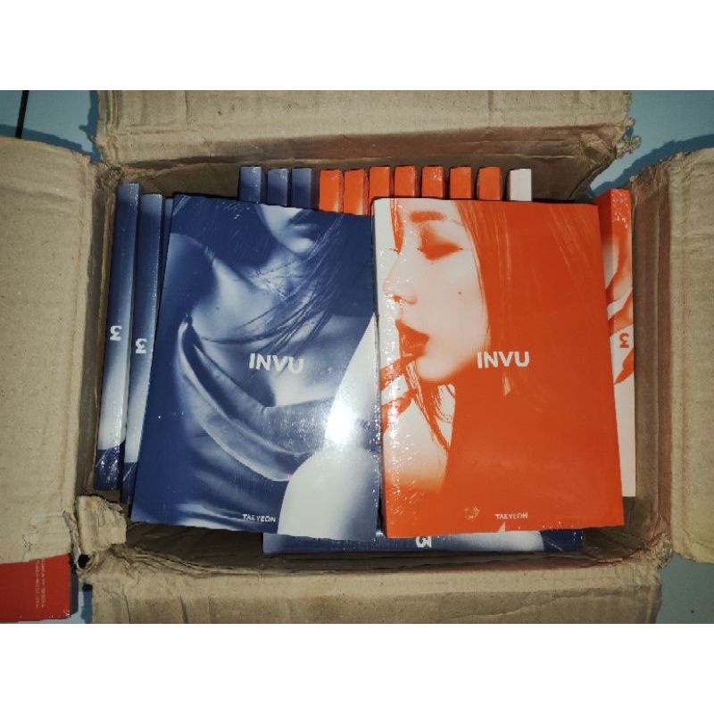 [SEALED] TAEYEON SNSD Album INVU Blue / Orange