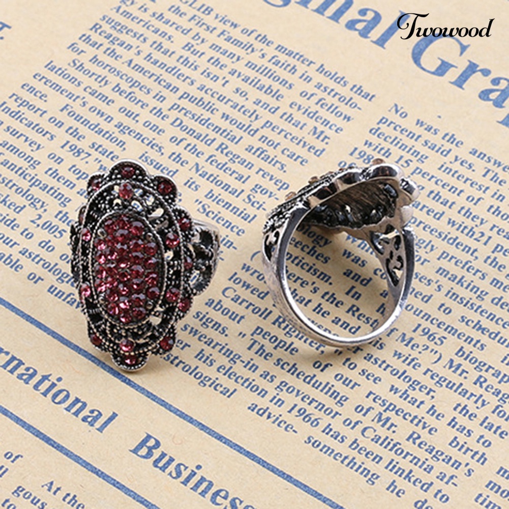 Cincin Bentuk Oval Aksen Berlian Imitasi Gaya Vintage Untuk Wanita