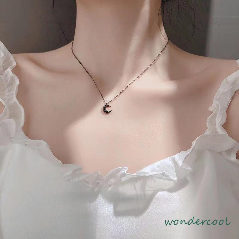 Kalung Liontin Korea Bulan Berlian Hitam Kalung  Rantai Tulang Selangka Untuk Wanita-Won