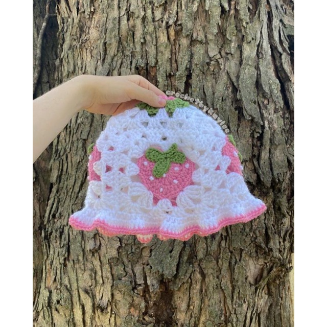 HANDMADE STRAWBERRY STOBERI GRANNY SQUARE BUCKET HAT/JOY RED VELVET HAT/ TOPI JOY RED VELVET/AESTHET