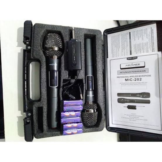 Alat karoke dirumah saja TaffSTUDIO Bluetooth Audio USB External Soundcard Broadcast Mic - V8S Bluetooth Audio USB External Soundcard Broadcast Microphone - V8 dan mic advance 202 2 mic wireless