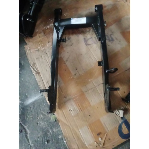 swing arm SUPRA 125 DD, SASIS SUPRA 125 DD warna HITAM