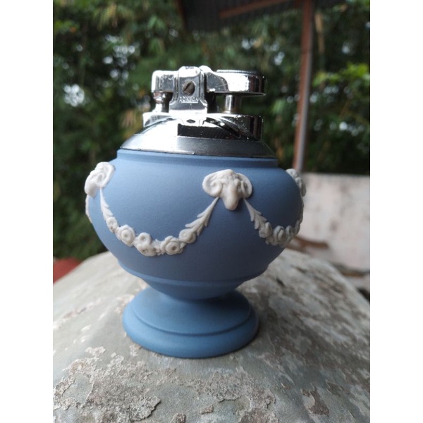 Korek Api meja Ronson blue jasperwer / wedgwood, 1954