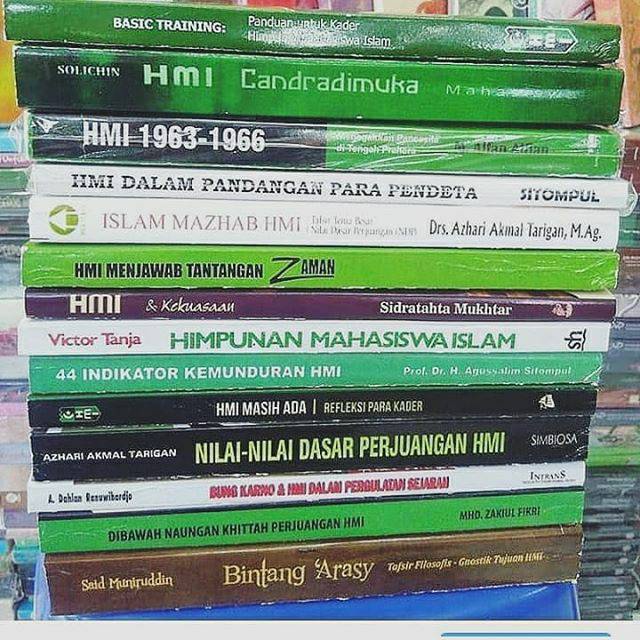 BUKU HMI (HIMPUNAN MAHASISWA INDONESIA) LAFRAN PANE, BINTANG ARASY, MEMILIH MASA DEPAN, HMI SEJARAH DAN KEDUDUKANNYA, HMI MASIH ADA, NDP HMI, HMI DALAM PANDANGAN PARA PENDETA, SEJARAH PERJUANGAN HMI, HMI MENJAWAB TENTANG ZAMAN [ORIGINAL]