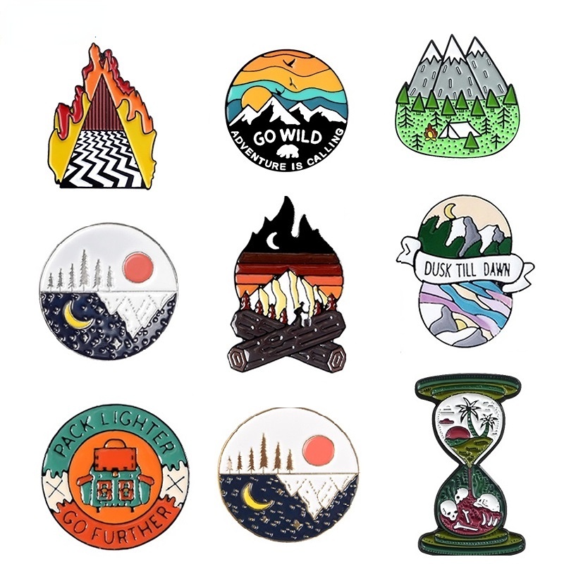 Outdoor Adventure Bros Pin Enamel Desain Peta Dunia / Matahari Terbenam / Matahari Terbenam Untuk Travel