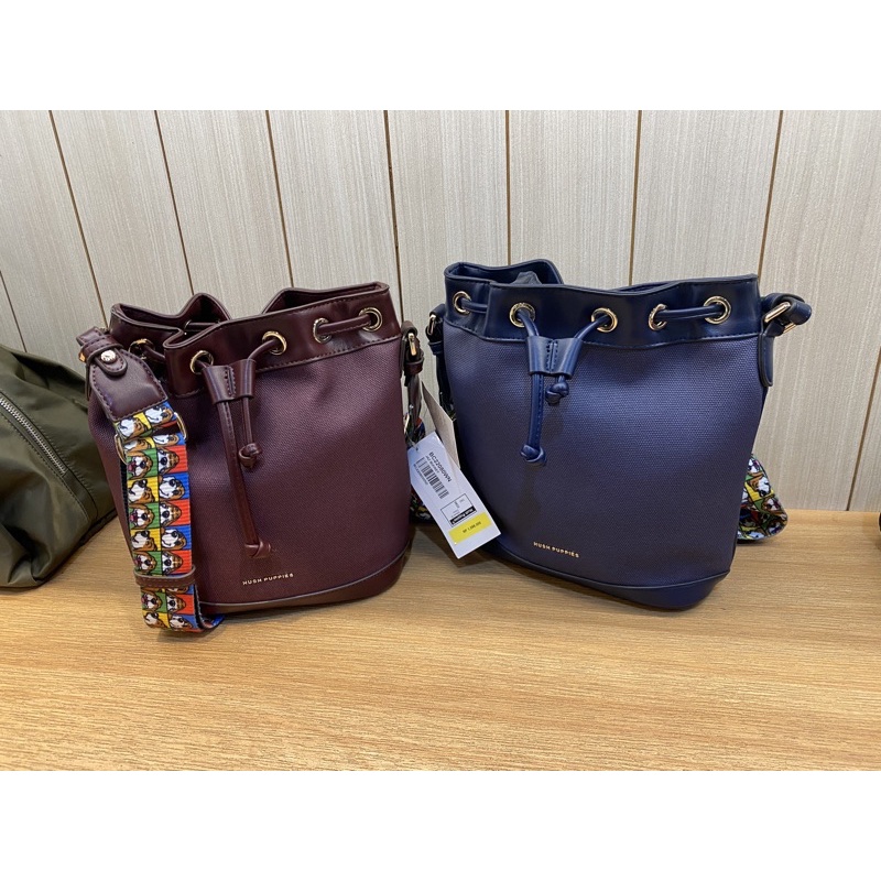 ✨ HUSH PUPPIES JAZ BUCKET - Jastip Tas wanita jaz bucket / sling bag Hush Puppies ✨