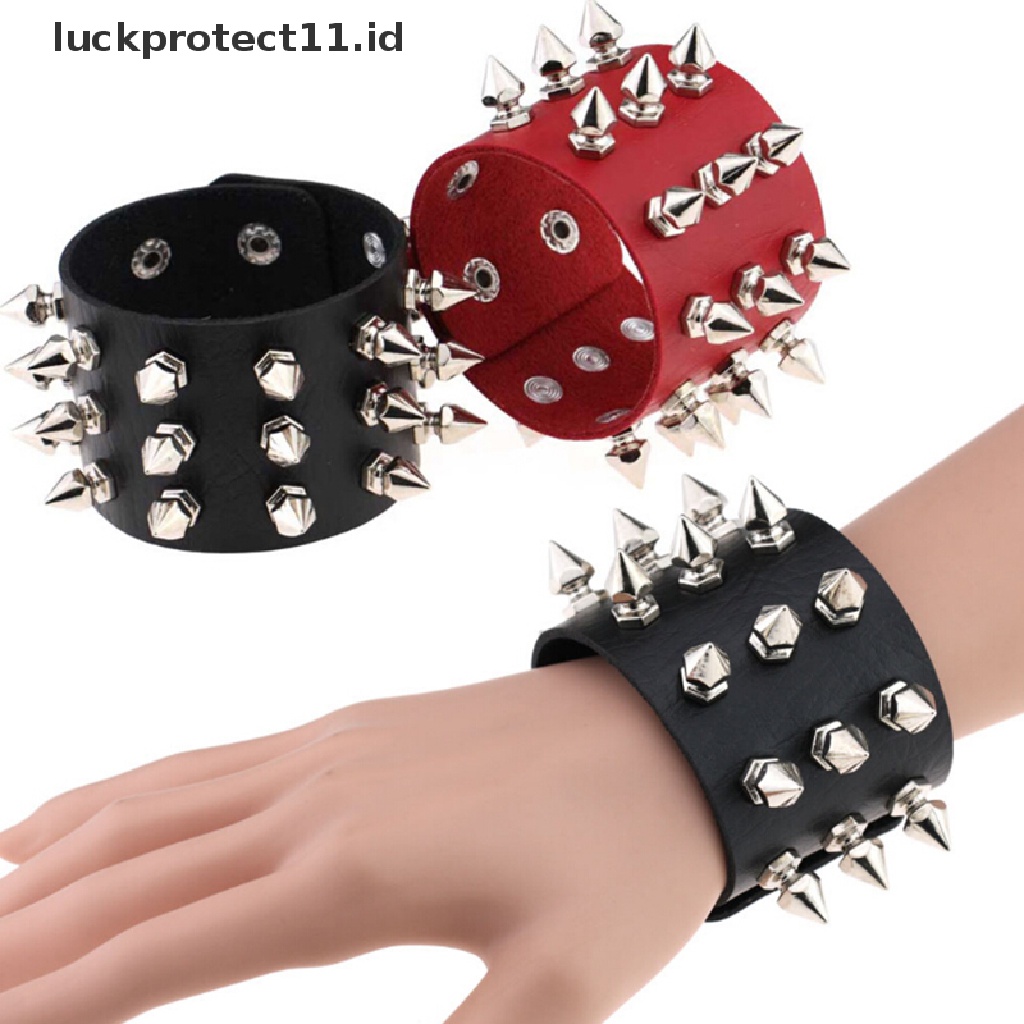 Gelang Bahan Kulit PU Aksen Rivet Tiga Baris Gaya Punk Gothic Rock Untuk Hadiah