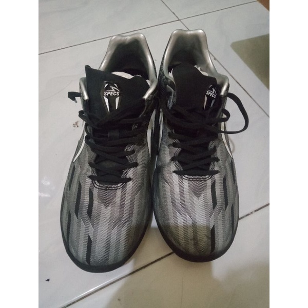 Sepatu futsal specs ori
