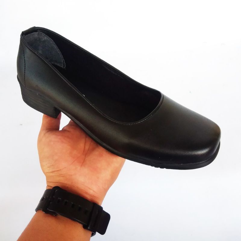 Sepatu kerja pantofel wanita warna hitam