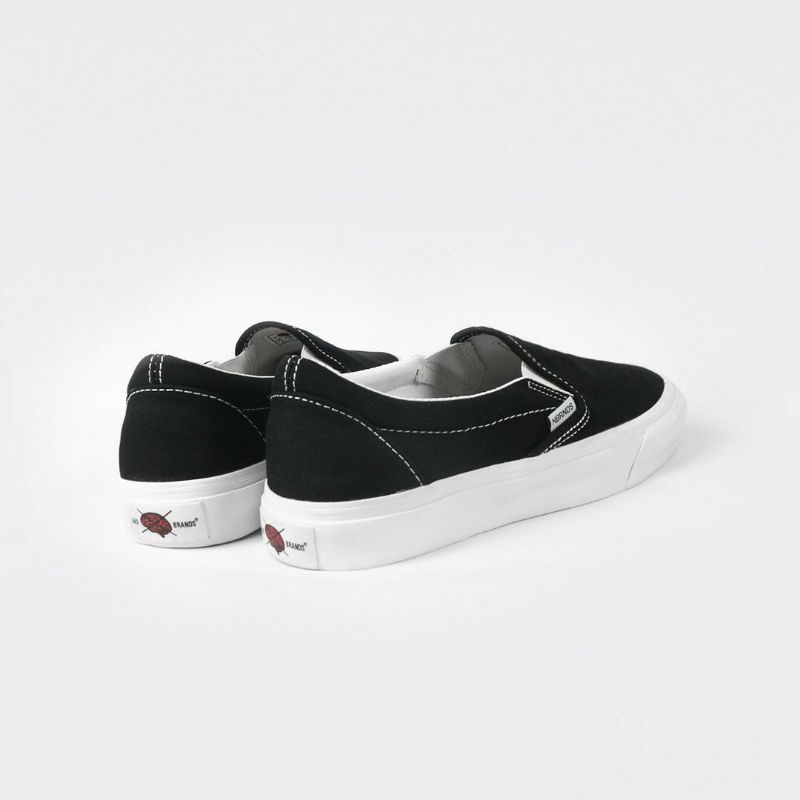 NOBRANDS FOOTWEAR SELOP BW BLACK WHITE NO BRAND NOBRAND SLIPON